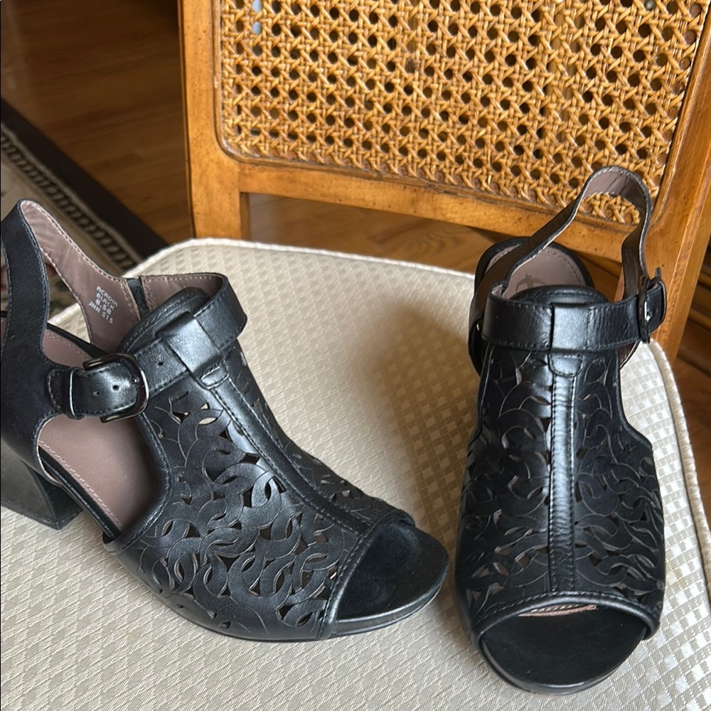 Earthies Black Leather Sandals with Slingback